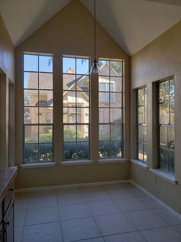 6649 Queensclub Drive, Houston, TX 77069