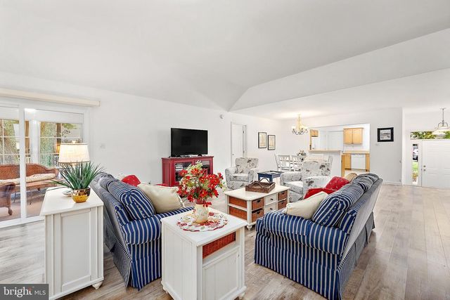 21 CASTLE DR, Ocean Pines, MD 21811