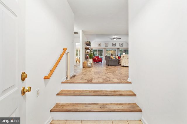 21 CASTLE DR, Ocean Pines, MD 21811