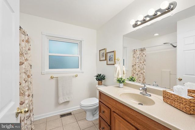 21 CASTLE DR, Ocean Pines, MD 21811