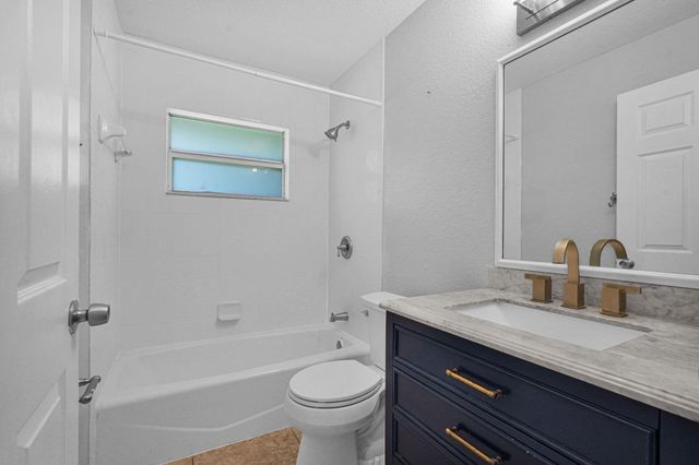 520 N SOUTHRIDGE Road N, Delray Beach, FL 33444