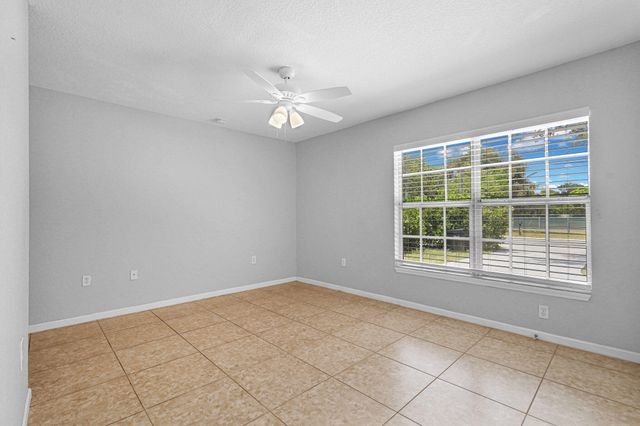 520 N SOUTHRIDGE Road N, Delray Beach, FL 33444