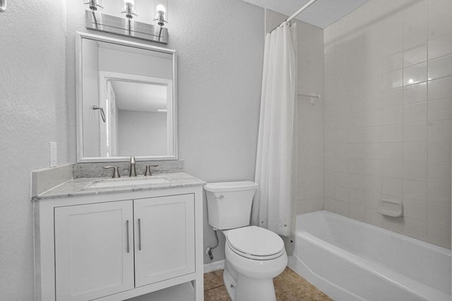 520 N SOUTHRIDGE Road N, Delray Beach, FL 33444