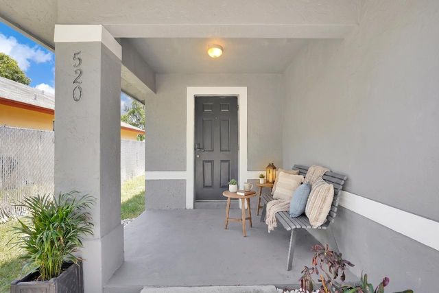 520 N SOUTHRIDGE Road N, Delray Beach, FL 33444