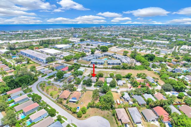 520 N SOUTHRIDGE Road N, Delray Beach, FL 33444