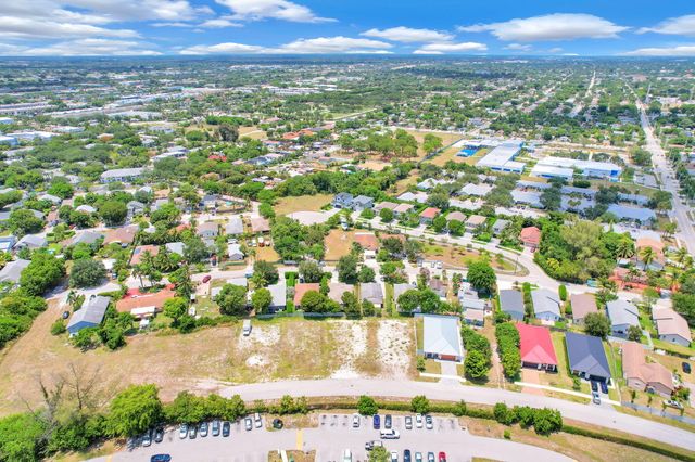 520 N SOUTHRIDGE Road N, Delray Beach, FL 33444