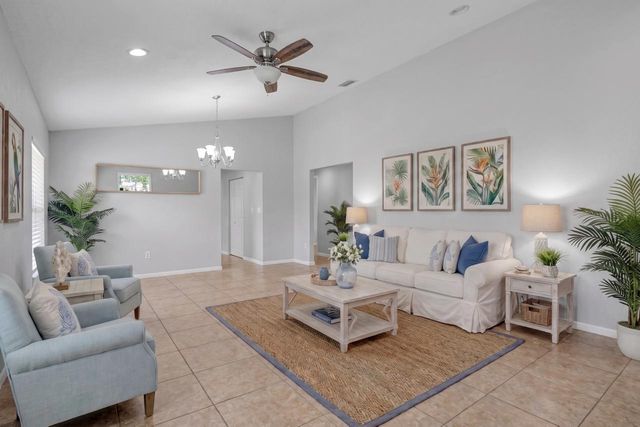 520 N SOUTHRIDGE Road N, Delray Beach, FL 33444