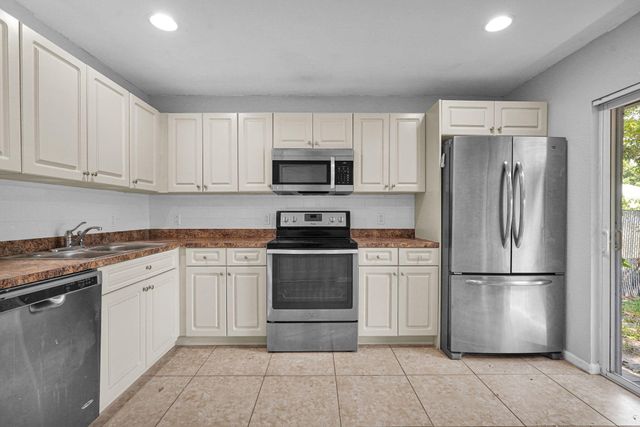 520 N SOUTHRIDGE Road N, Delray Beach, FL 33444