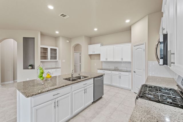 2104 Lake Cliff Drive, Little Elm, TX 75068