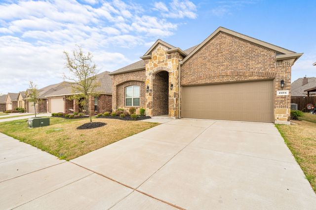 2104 Lake Cliff Drive, Little Elm, TX 75068