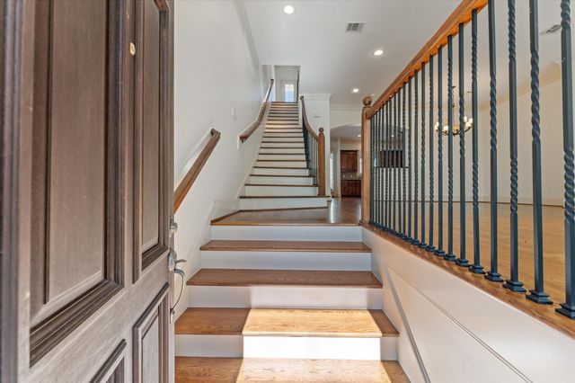 36 Waterway Court, The Woodlands, TX 77380