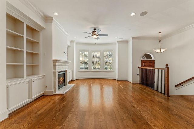 36 Waterway Court, The Woodlands, TX 77380