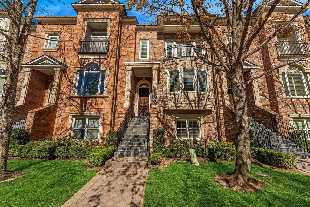 36 Waterway Court, The Woodlands, TX 77380