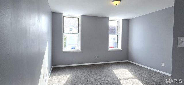 111 E Arlee Avenue, St Louis, MO 63125