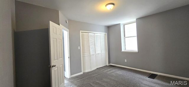 111 E Arlee Avenue, St Louis, MO 63125