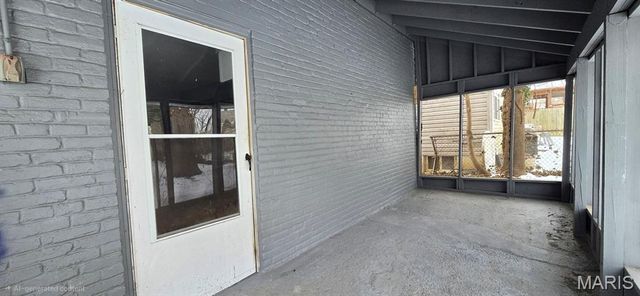 111 E Arlee Avenue, St Louis, MO 63125