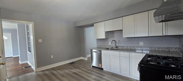 111 E Arlee Avenue, St Louis, MO 63125