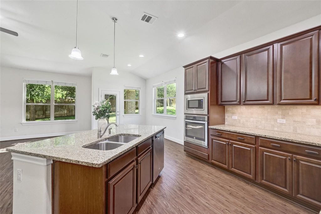 2232 Skippy CV, Leander, TX 78641