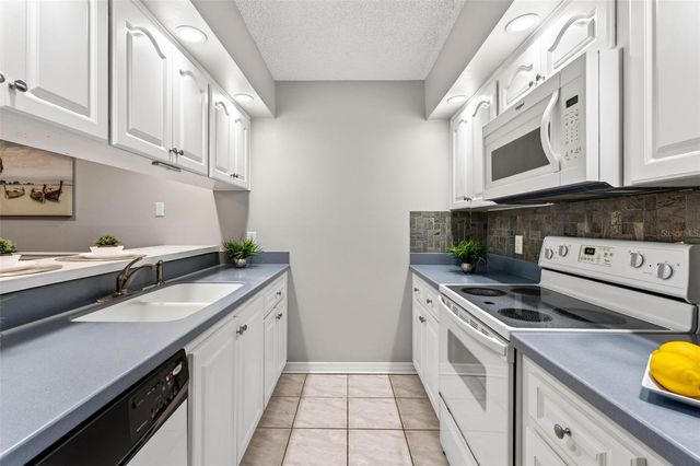 2708 9TH COURT, Palm Harbor, FL 34684