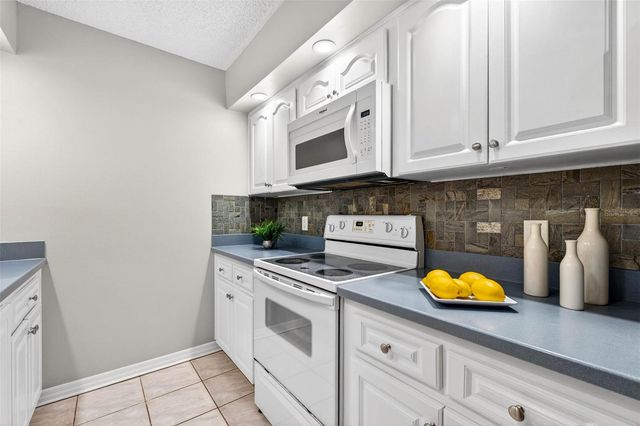 2708 9TH COURT, Palm Harbor, FL 34684