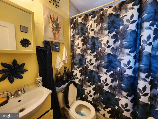 2710 WOODVIEW RD, Baltimore, MD 21225