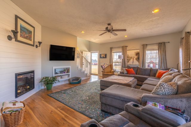 210 Lila Ln, Medina, TN 38355