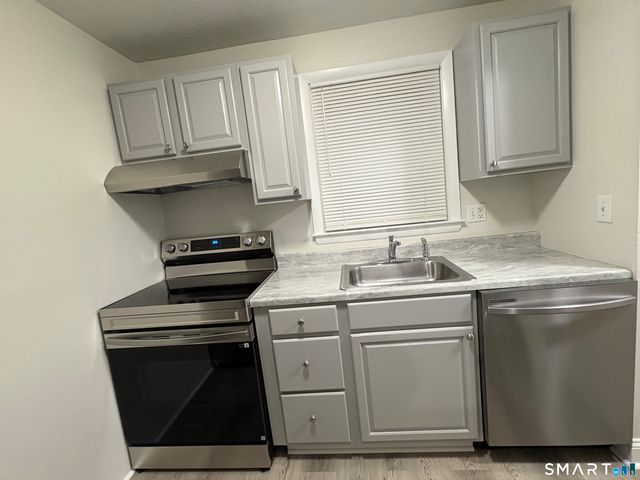 43 Hiltbrand Road APT 2-8, Bristol, CT 06010