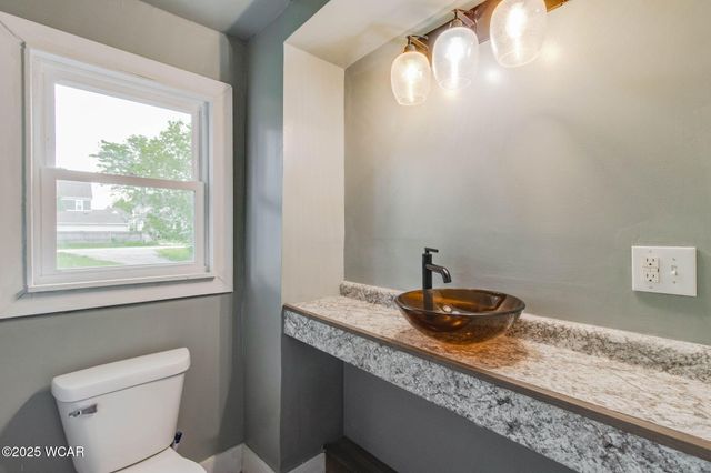 1157 W High Street, Lima, OH 45805
