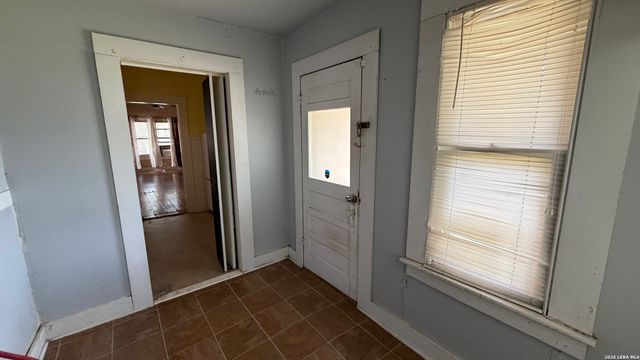 1218 KAYTON AVE, San Antonio, TX 78210