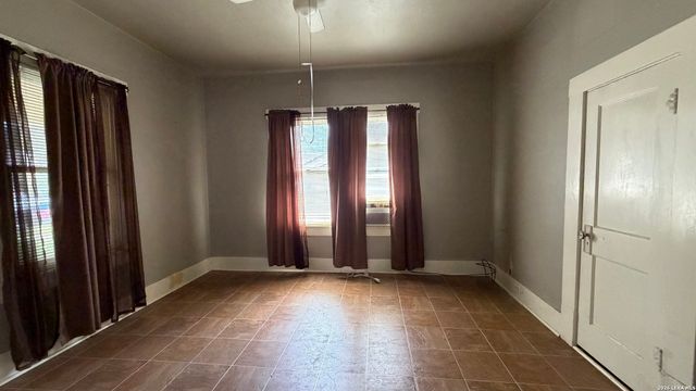 1218 KAYTON AVE, San Antonio, TX 78210