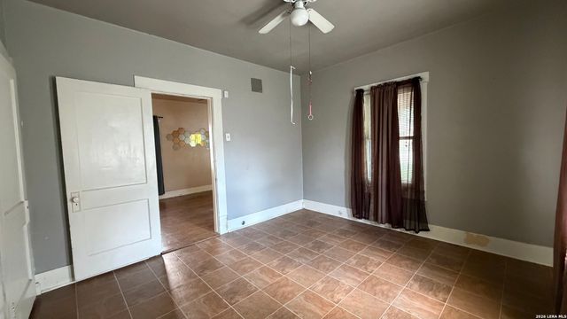 1218 KAYTON AVE, San Antonio, TX 78210