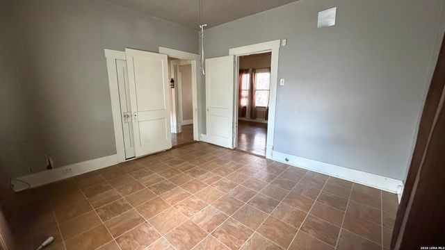 1218 KAYTON AVE, San Antonio, TX 78210