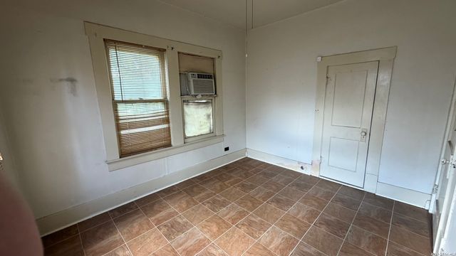 1218 KAYTON AVE, San Antonio, TX 78210