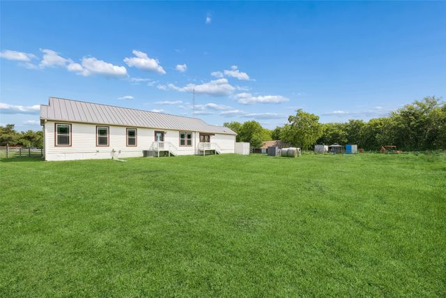 579 County Road 5005, Blue Ridge, TX 75424