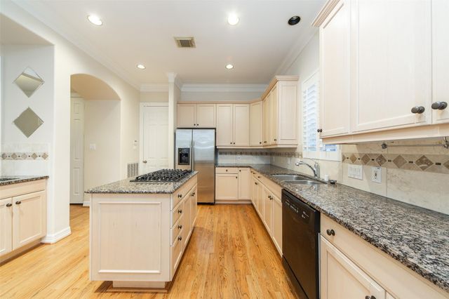 6318 Elm Court, Bellaire, TX 77401