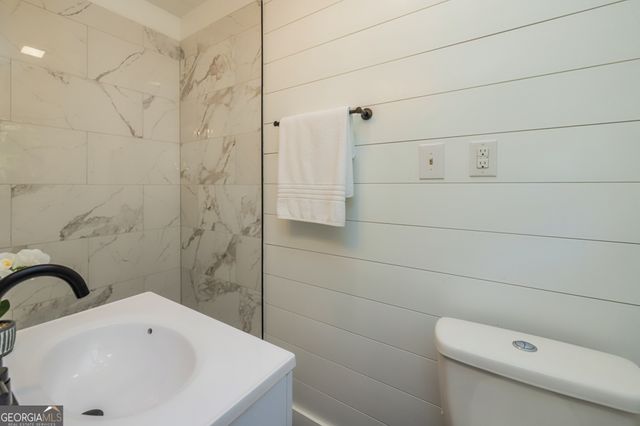 6427 Bennett Drive, Rex, GA 30273