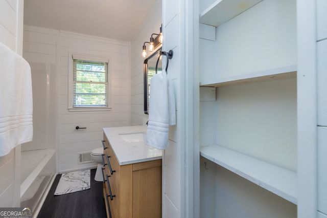 6427 Bennett Drive, Rex, GA 30273