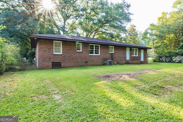 6427 Bennett Drive, Rex, GA 30273
