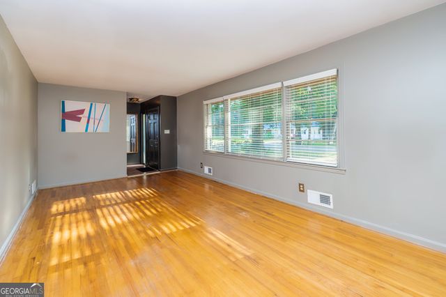 6427 Bennett Drive, Rex, GA 30273