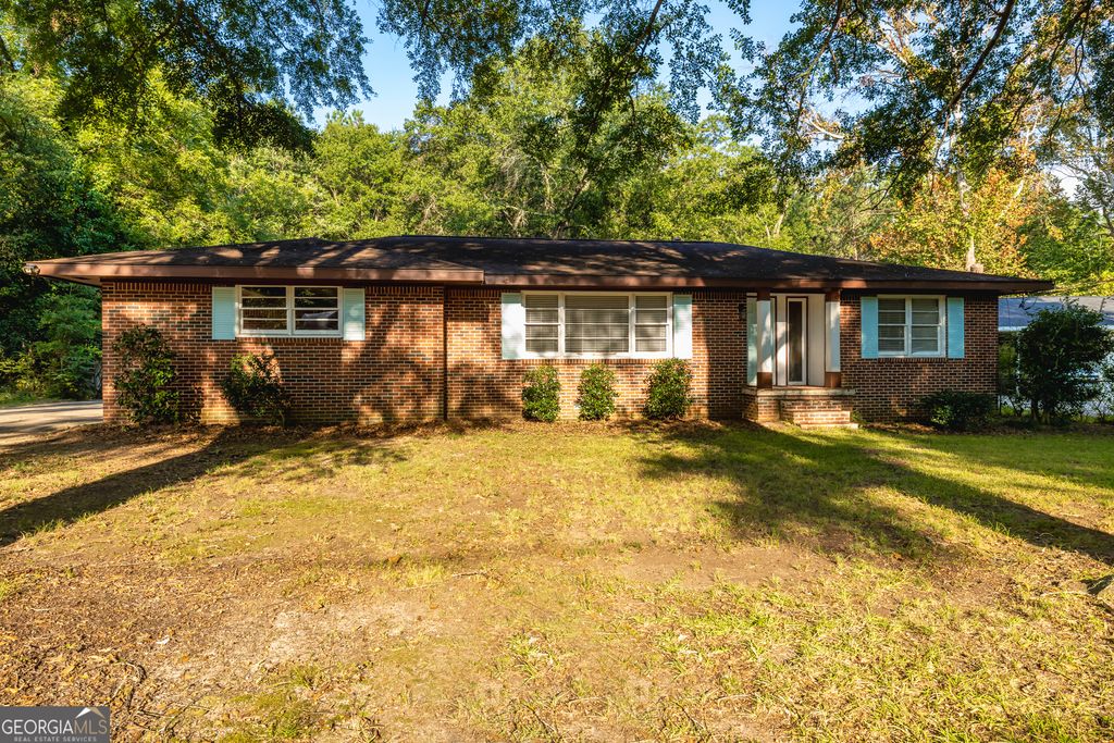 6427 Bennett Drive, Rex, GA 30273