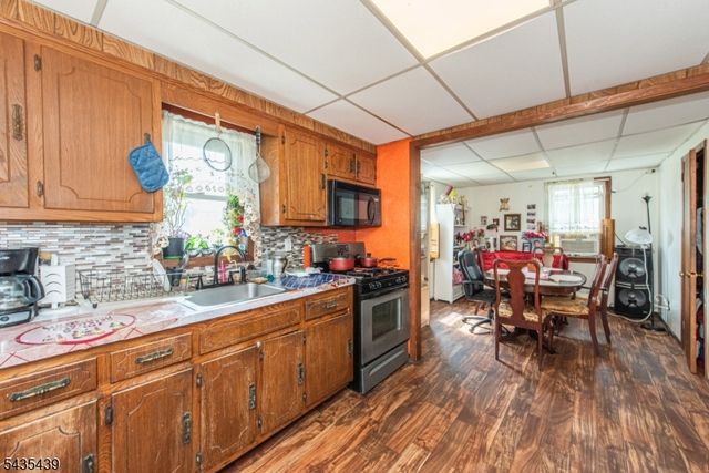 43 Fritz St, Bloomfield Twp., NJ 07003