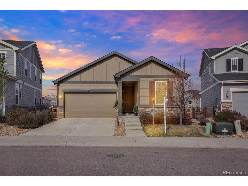 2953 Pawnee Creek Dr, Loveland, CO 80538