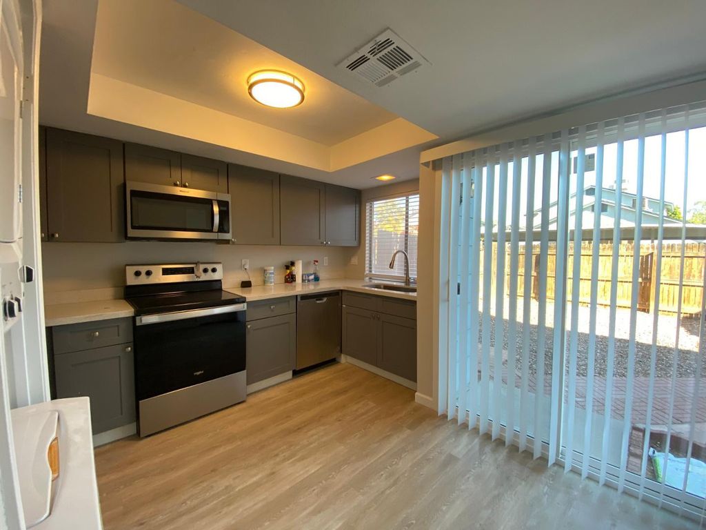 10101 N 91st Avenue 163, Peoria, AZ 85345