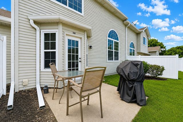 58 Rolling Oaks Road B, Sugar Grove, IL 60554