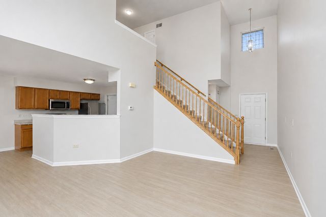 58 Rolling Oaks Road B, Sugar Grove, IL 60554