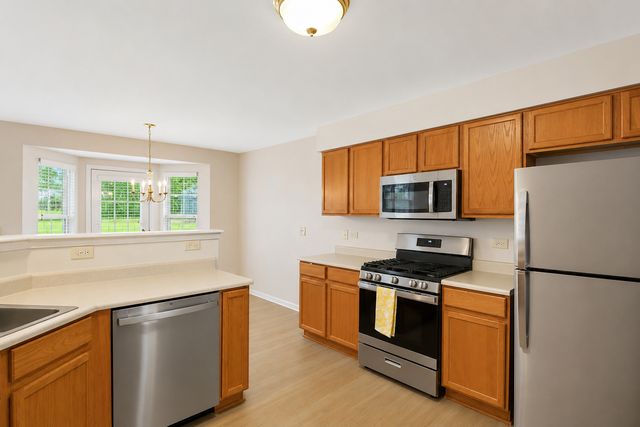 58 Rolling Oaks Road B, Sugar Grove, IL 60554