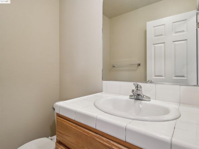 2141 94Th Ave, Oakland, CA 94603