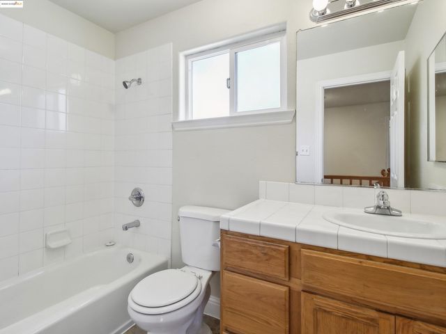 2141 94Th Ave, Oakland, CA 94603