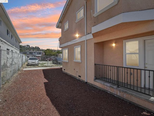 2141 94Th Ave, Oakland, CA 94603