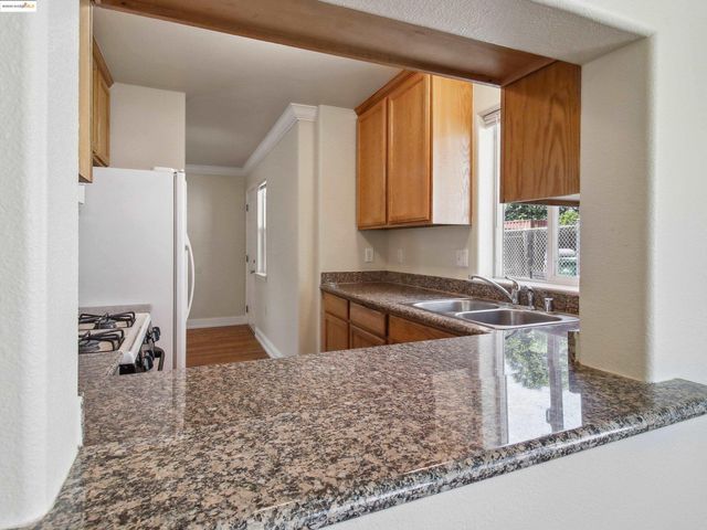 2141 94Th Ave, Oakland, CA 94603